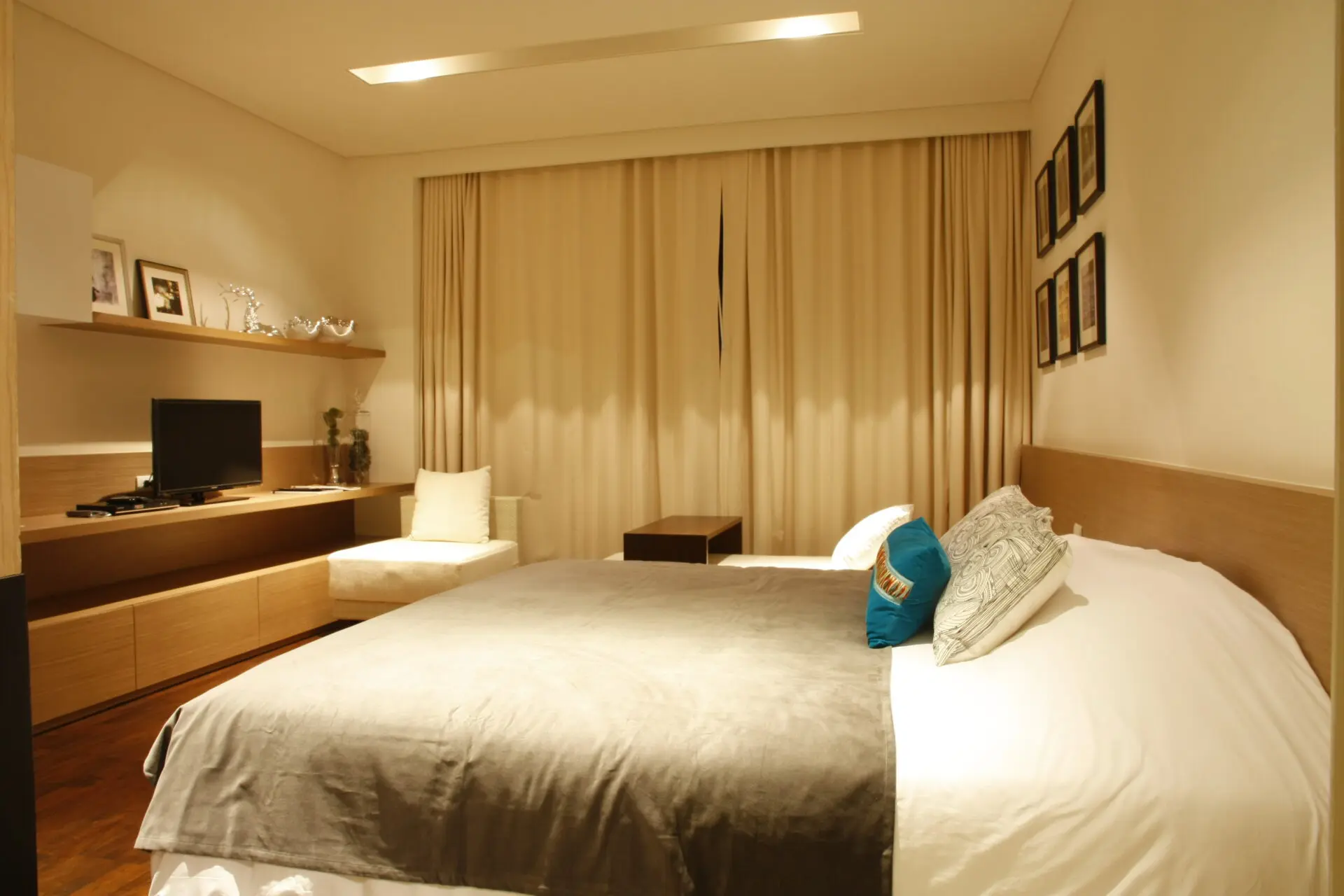 Modern studio design with soothing tones and a refreshing mountain-facing atmosphere.