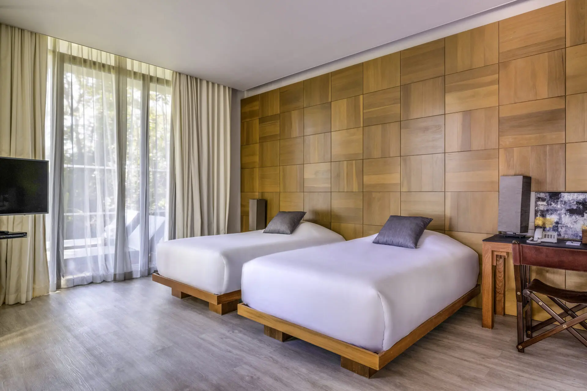 Spacious bathroom with high-end finishes and a relaxing, spa-inspired ambience.