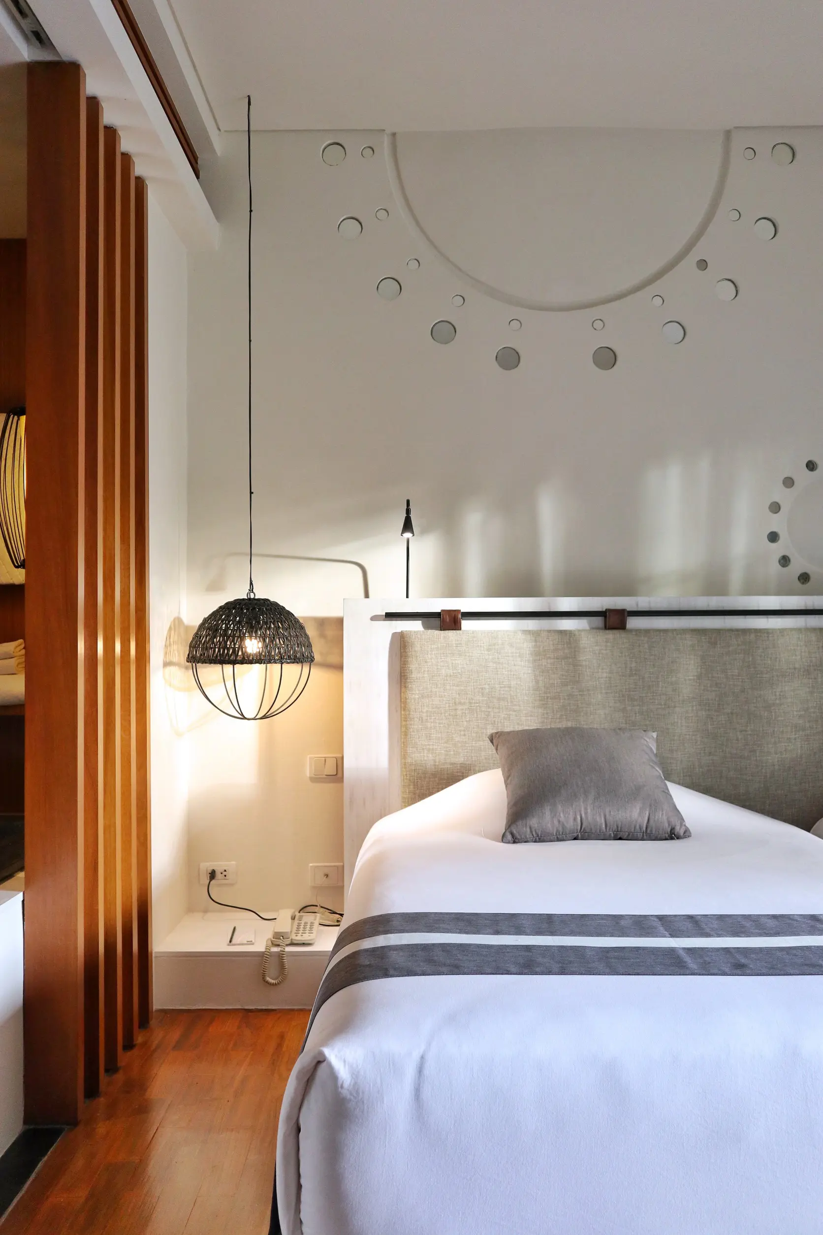 Luxury 5-star boutique décor blended with tranquil mountain surroundings for a peaceful Chiang Mai escape.
