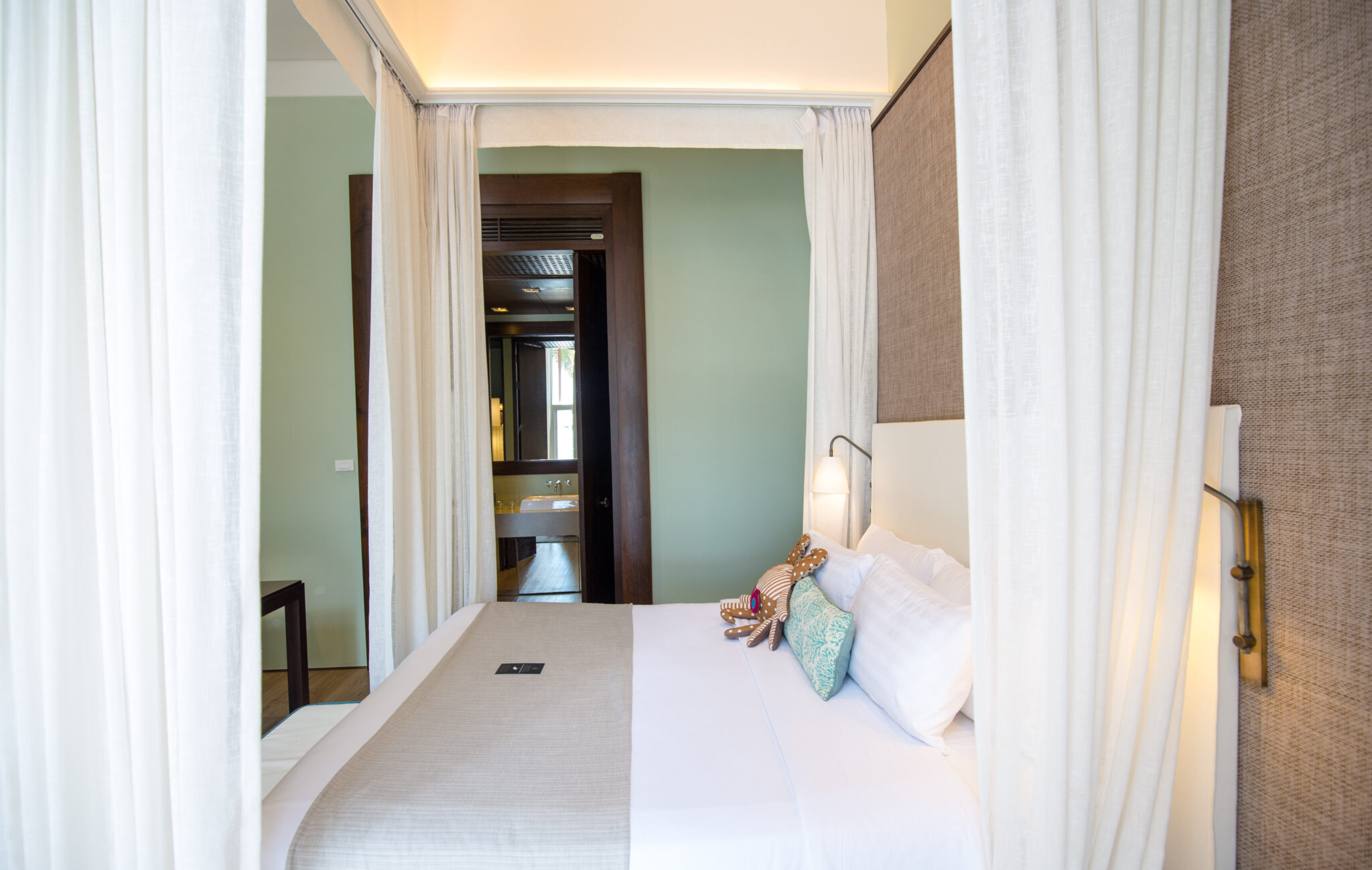 Modern Hua Hin Cha Am one-bedroom pool villa with direct beach access