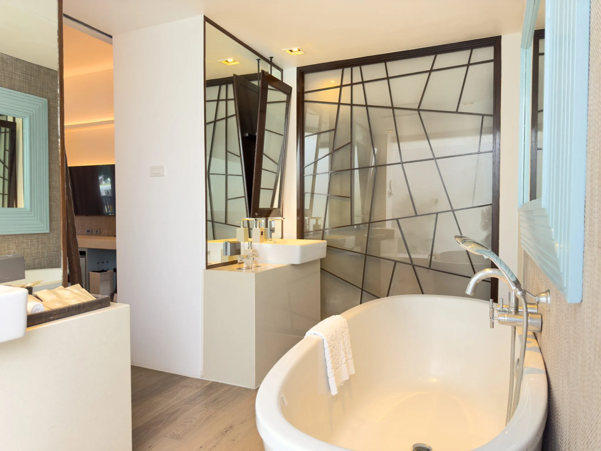 Beachfront 2 bedroom seaview hotel Hua Hin Cha Am with tropical atmosphere