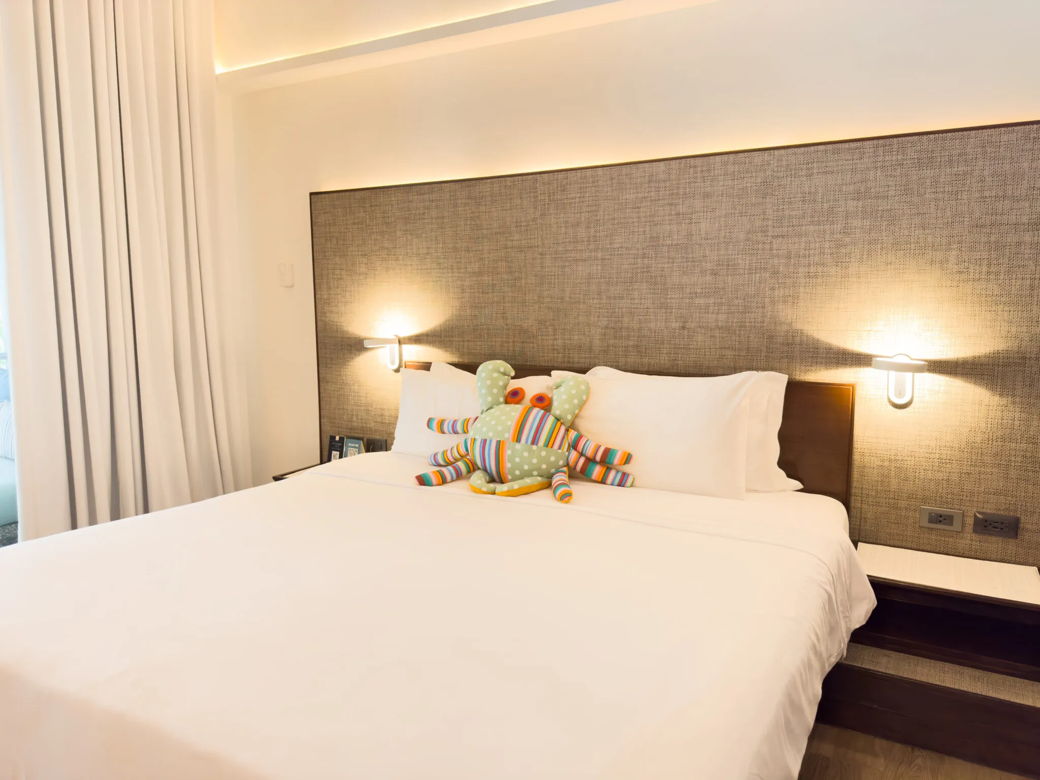 Luxury 2 bedroom seaview hotel in Hua Hin Cha Am with modern coastal design