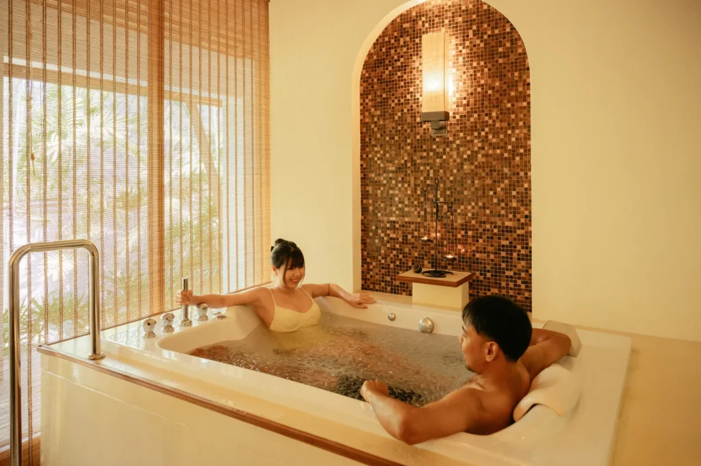 Ice Bath + Detoxifying Body Booster + Full Massage