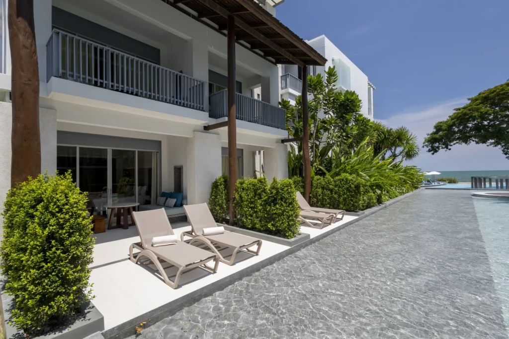 Deluxe Water Terrace