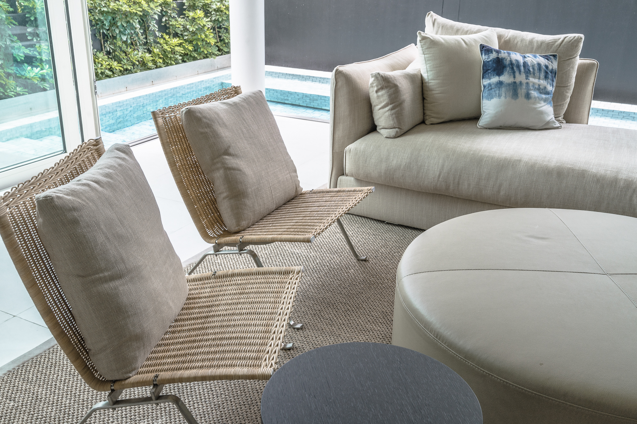 Spacious dining area designed for shared meals with a relaxing poolside atmosphere.