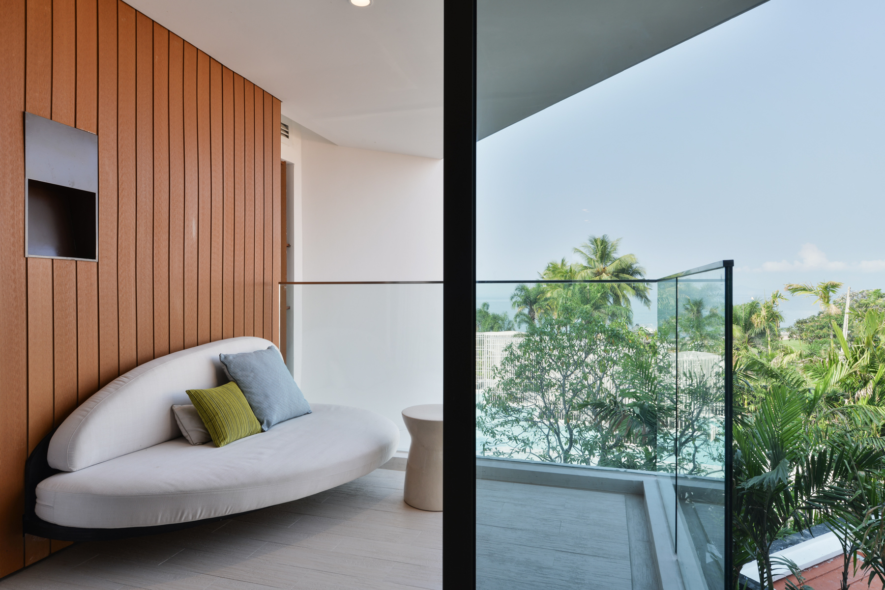 Modern Sea Breeze room with spacious layout and relaxing seaside atmosphere, perfect for unwinding at a seaview hotel near Pattaya’s coastline.