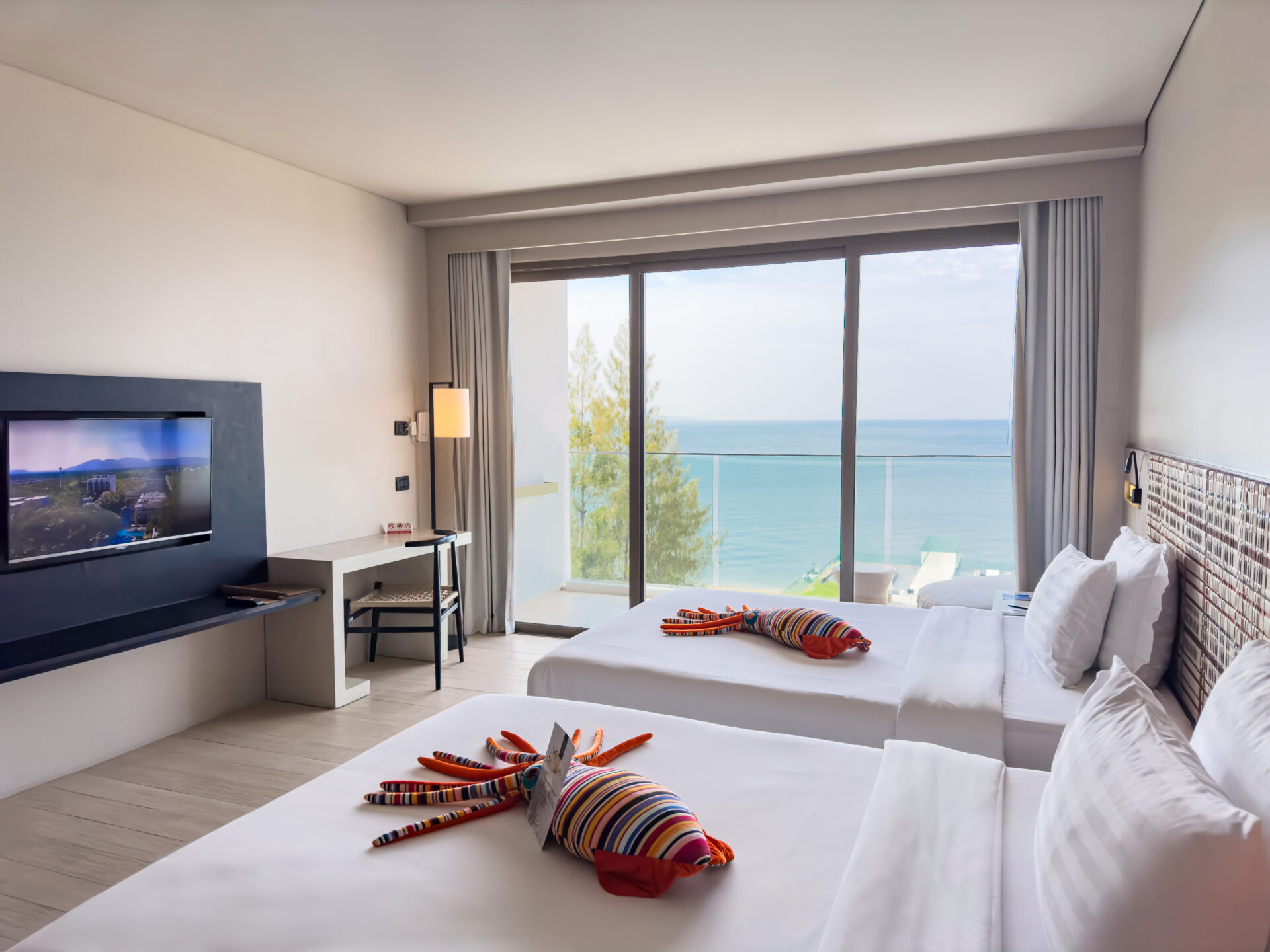 Stylish Seascape Ocean View interior with cozy seating and panoramic sea views, creating an inviting retreat in Na Jomtien, Pattaya.